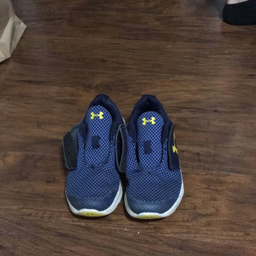 Youth Under armor running shoes